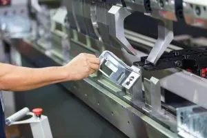 Lavorazione di piegatura CNC